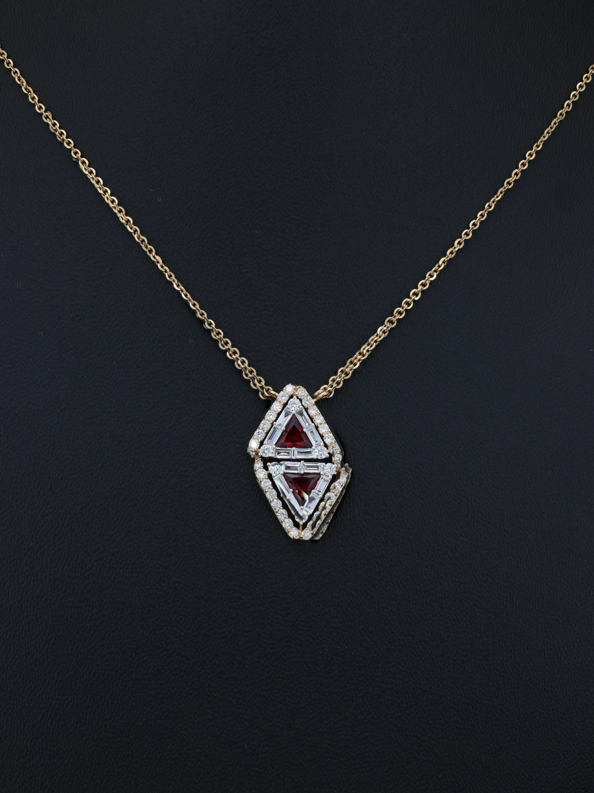 VARNORA NATURAL DIAMOND JEWELLERY PENDANT SET