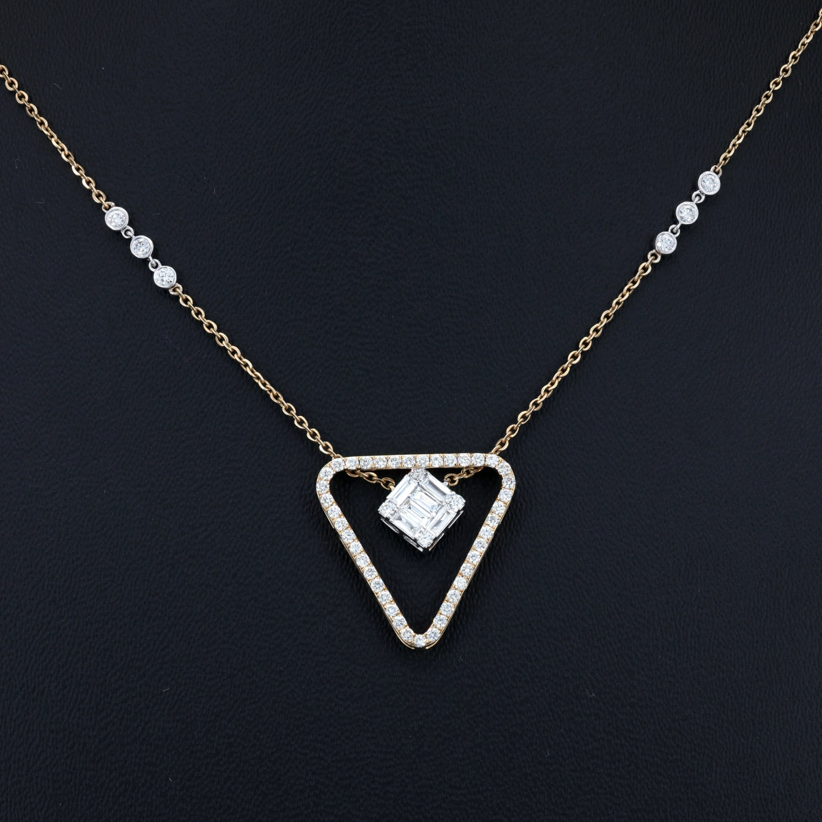 VARNORA NATURAL DIAMOND JEWELLERY PENDANT SET