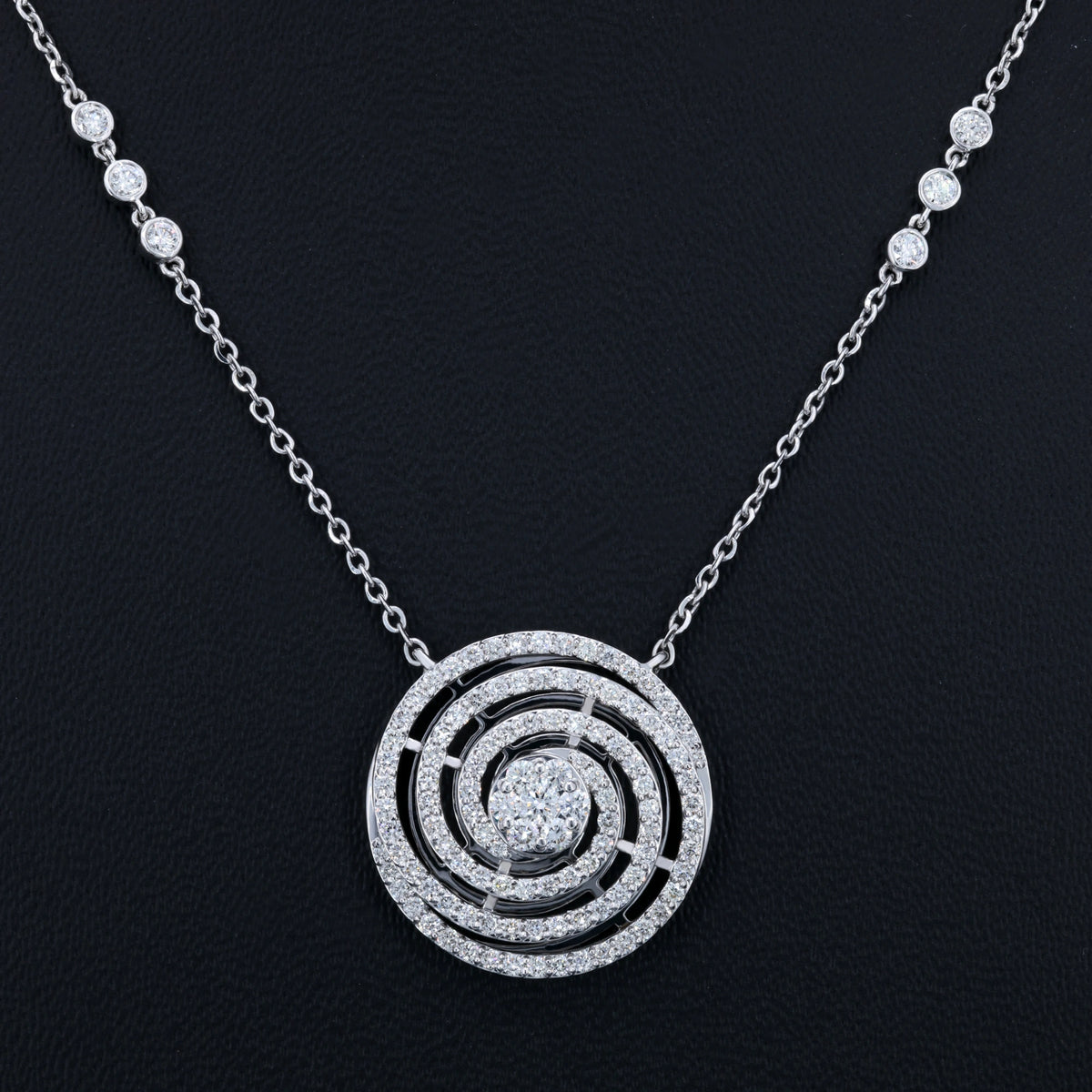 VARNORA NATURAL DIAMOND JEWELLERY PENDANT SET