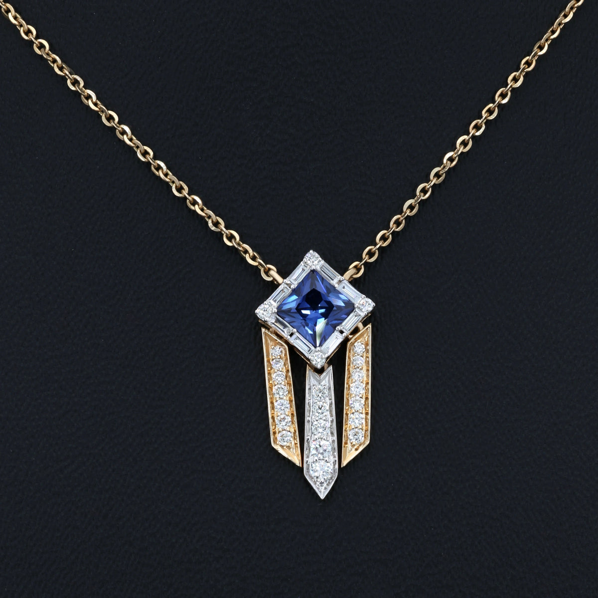 VARNORA NATURAL DIAMOND JEWELLERY PENDANT SET