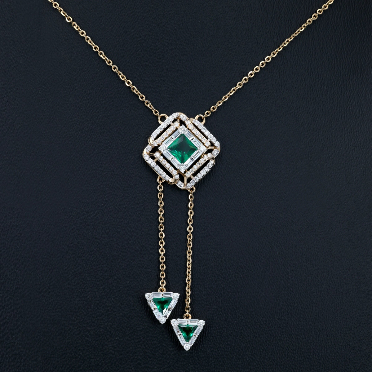 VARNORA NATURAL DIAMOND JEWELLERY PENDANT SET