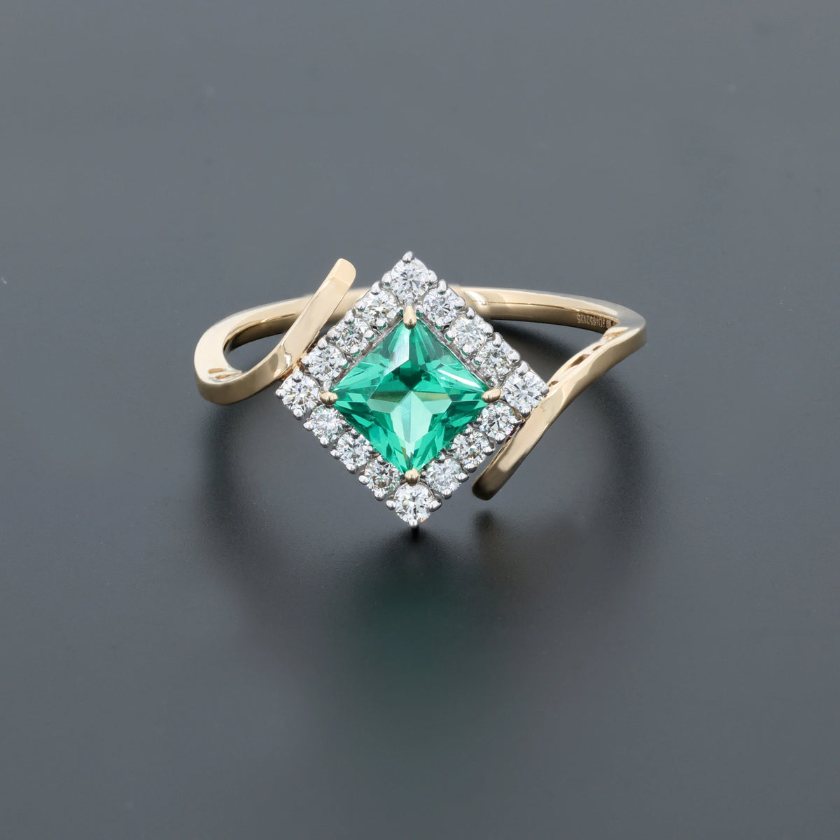NATURAL DIAMOND JEWELLERY RING